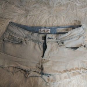 Bullhead Light Denim frayed detailed short Size 5
